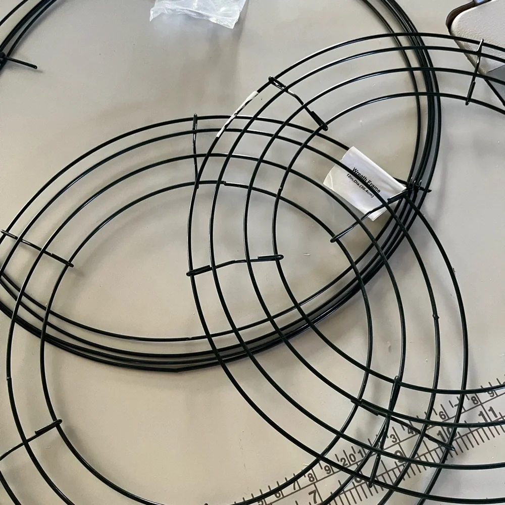 Wreath forms